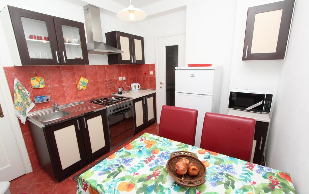 Apartment Dina Ровінь Екстер'єр фото