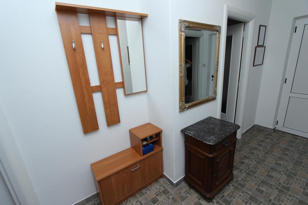 Apartment Dina Ровінь Екстер'єр фото