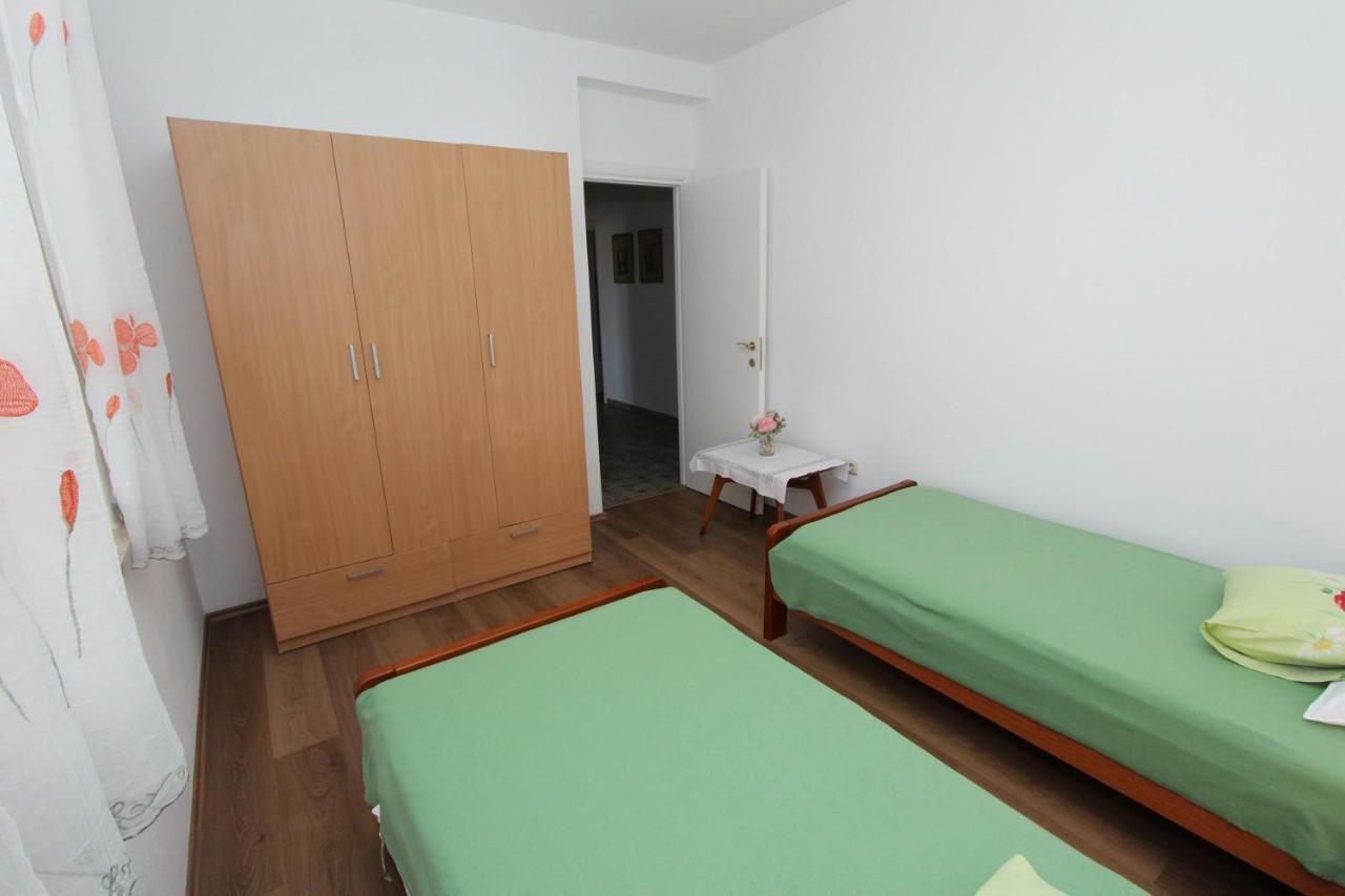 Apartment Dina Ровінь Екстер'єр фото