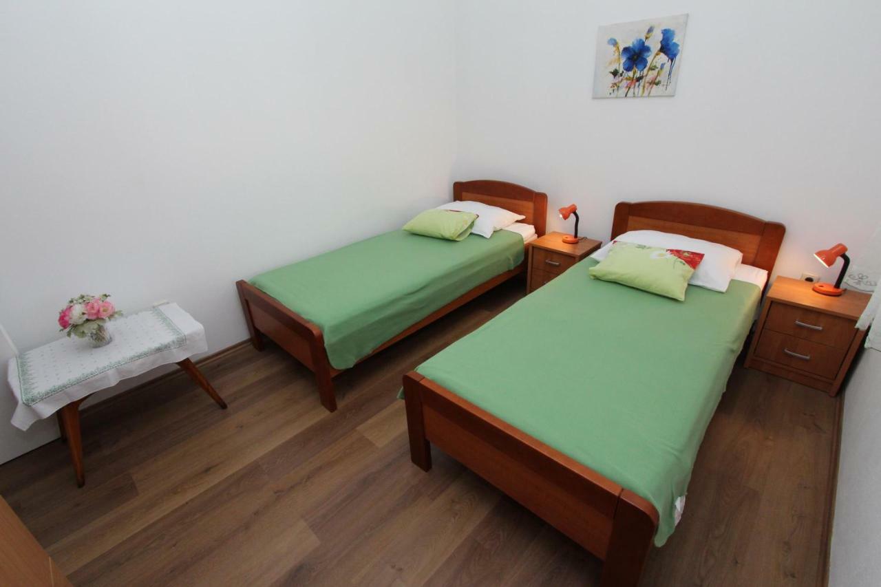Apartment Dina Ровінь Екстер'єр фото