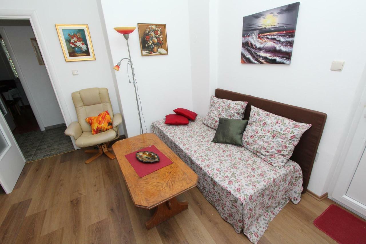Apartment Dina Ровінь Екстер'єр фото